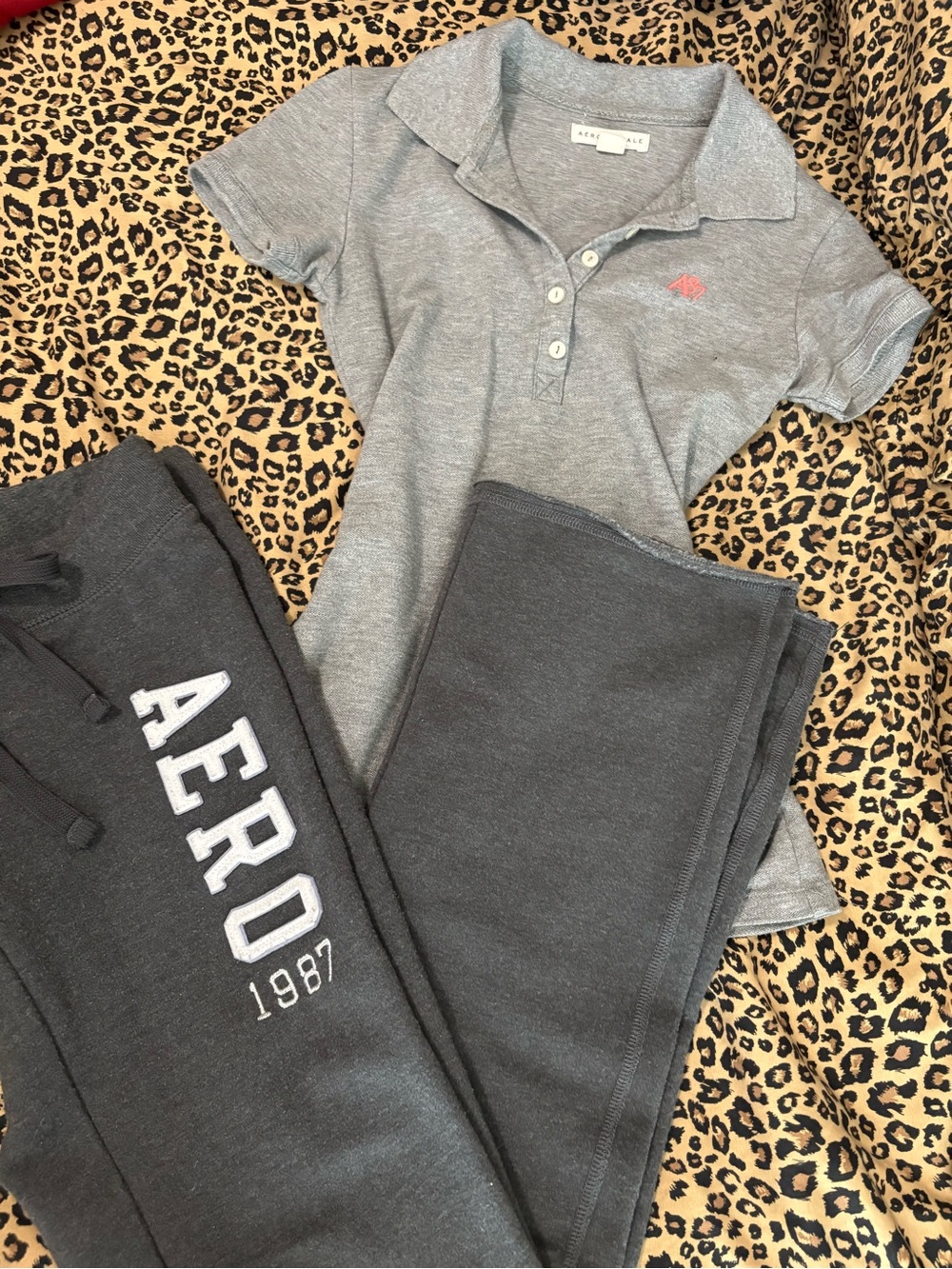 aeropostale grey polo top with aero sweat pants both size xs!